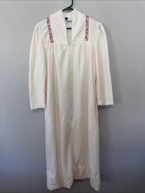 VTG Hampton House Cream Quilted Collar House Coat Pink Floral Trim Small Granny